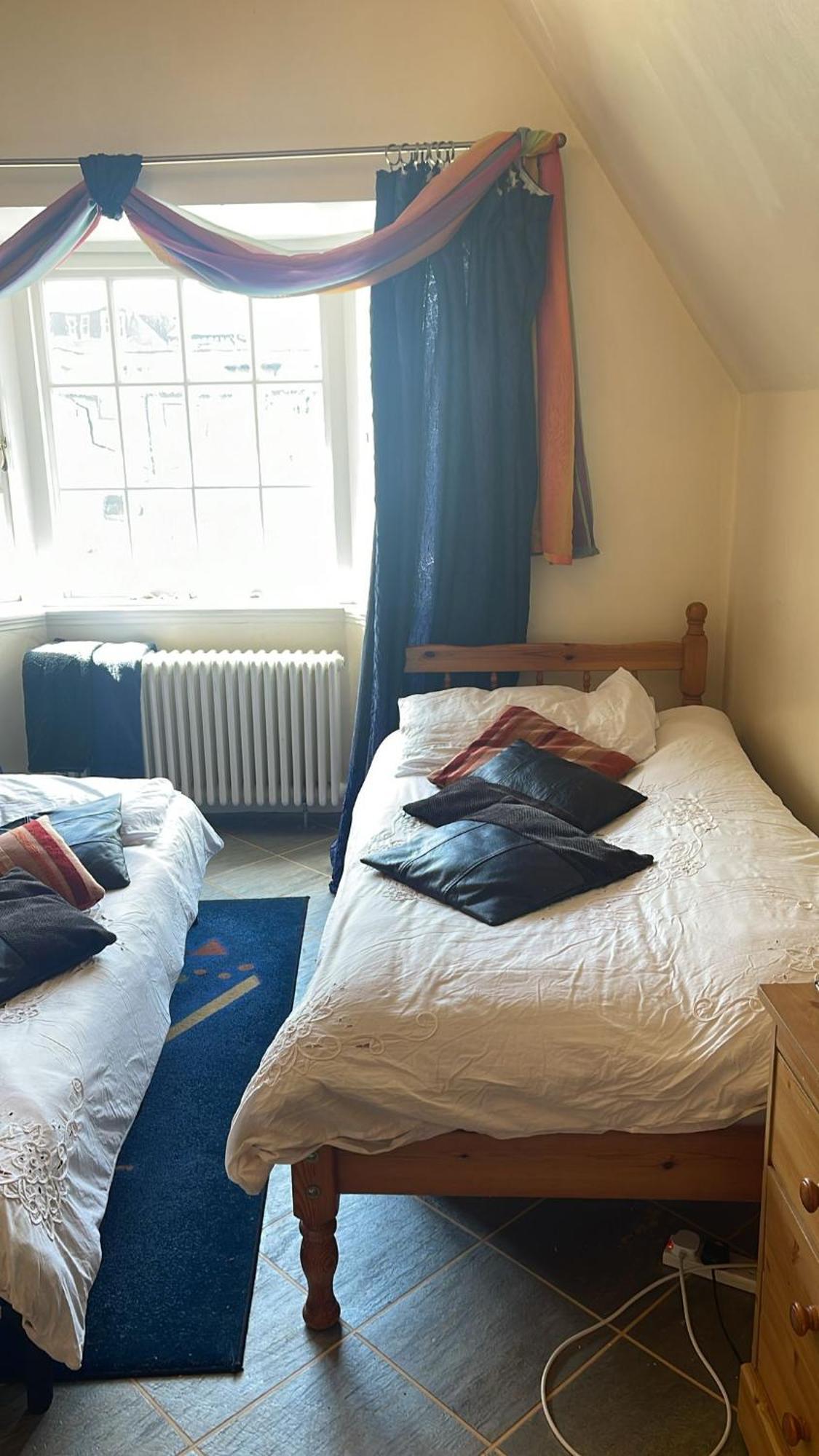 Private Bedroom In Detached Home In Newington — Photos 3
